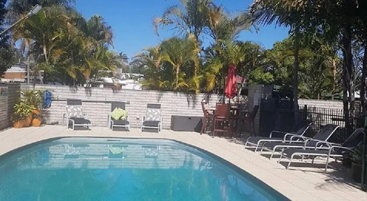 Sunseeker Motel OUTDOOR_POOL