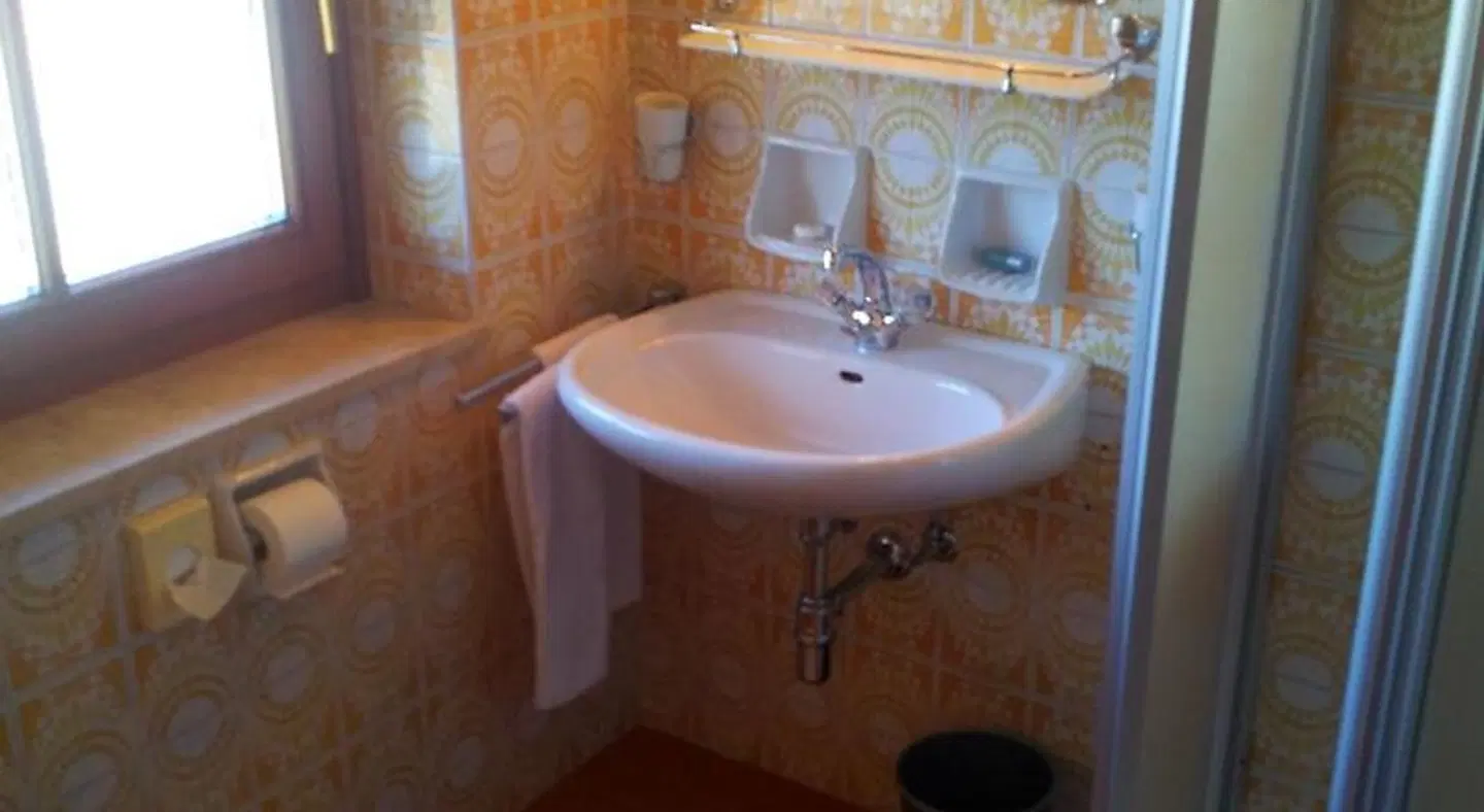 Hotel Garni Doris Badezimmer