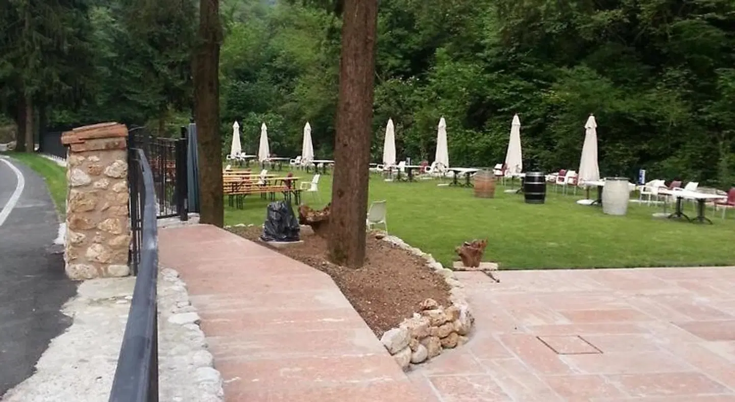 Locanda Al Confin - Osteria Le Piere Garten