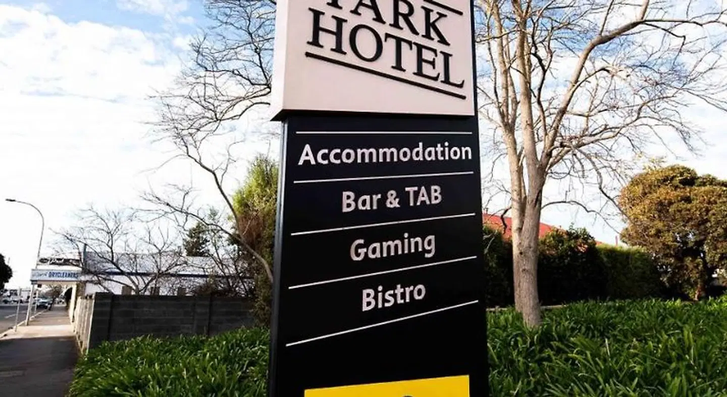 Park Hotel EXTERIOR