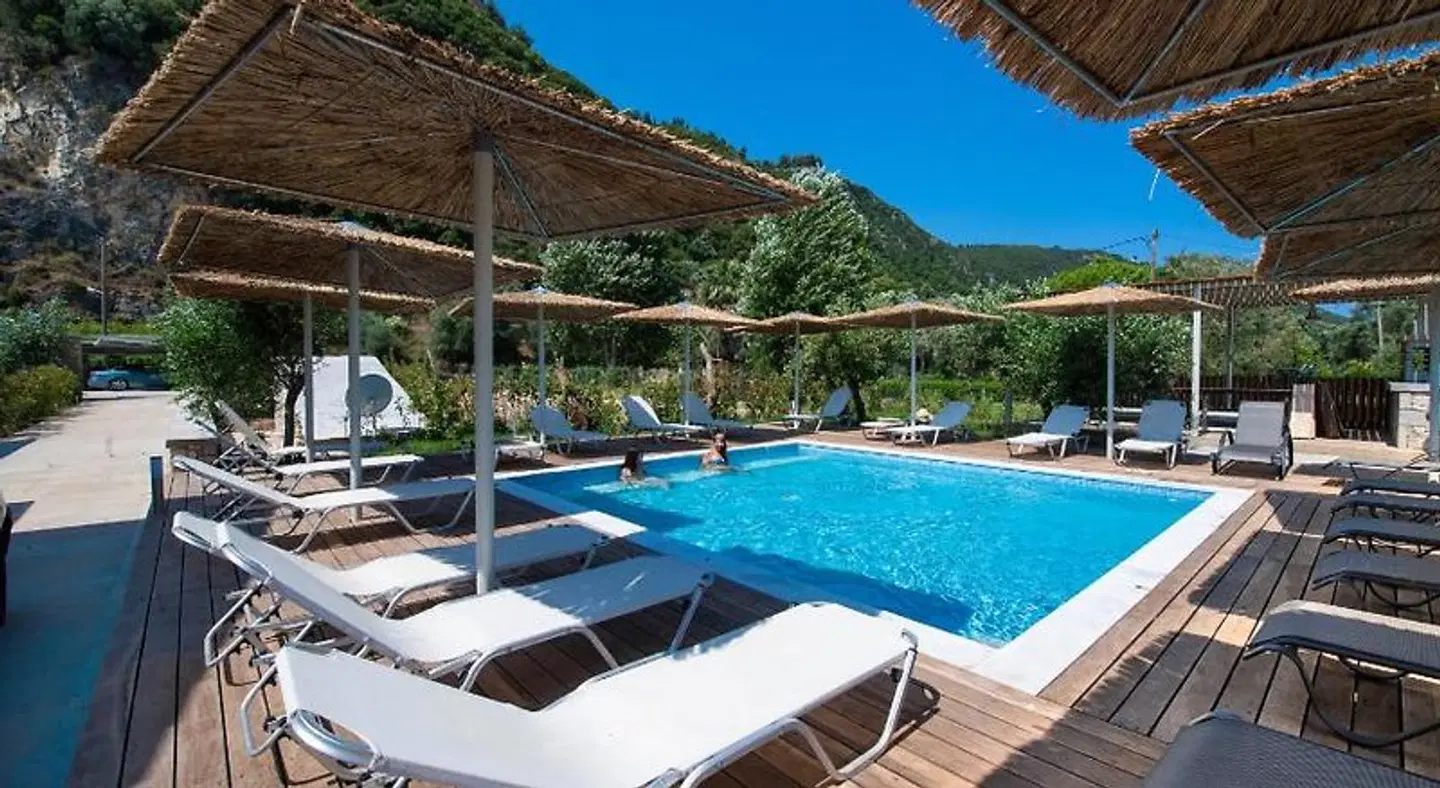 Kastro Maistro OUTDOOR_POOL