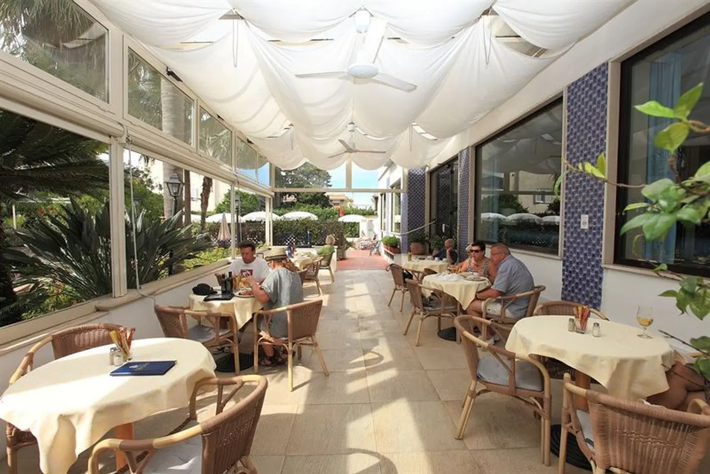 Hotel Caravel Restaurant