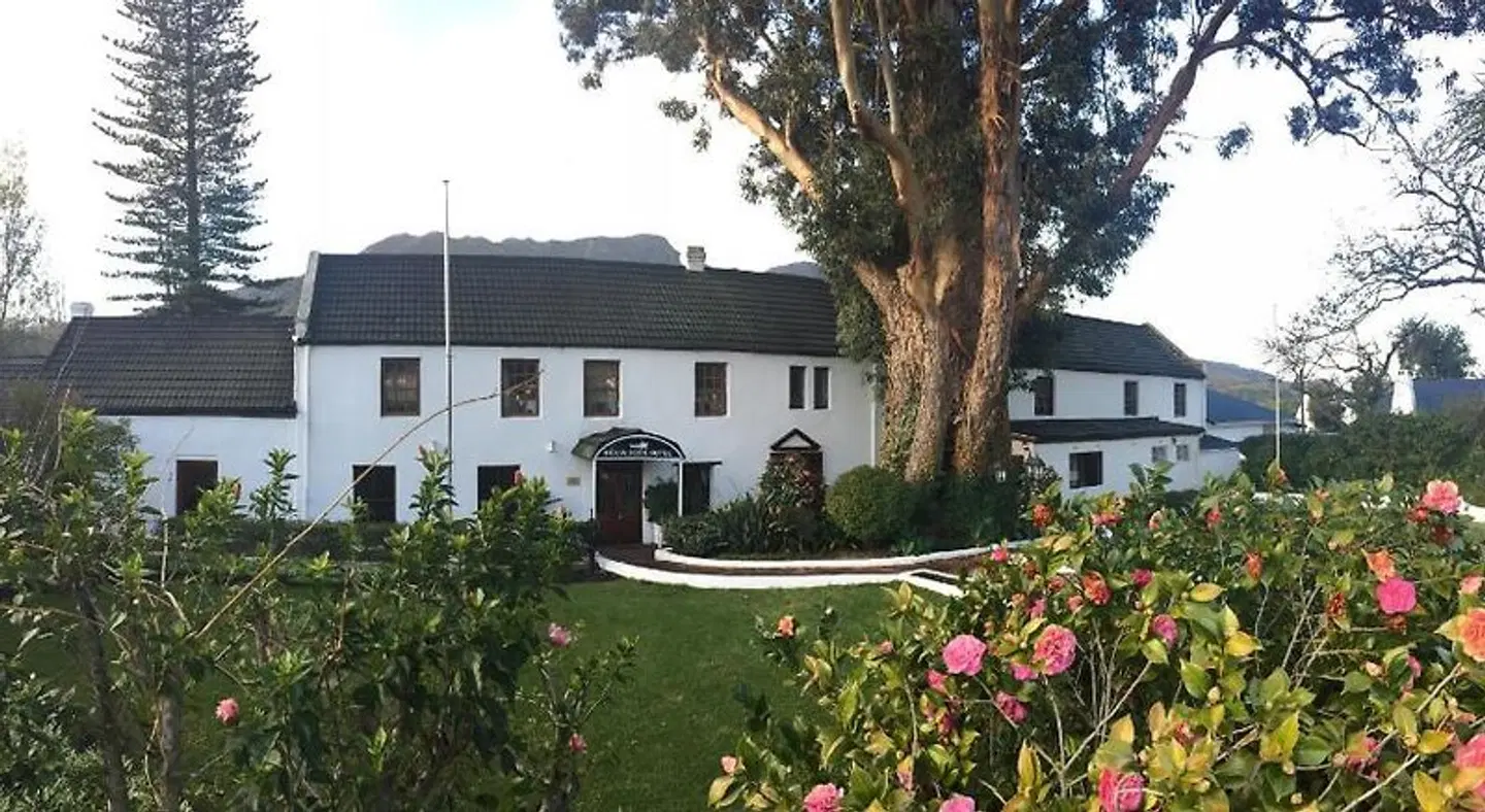 Houw Hoek Hotel EXTERIOR