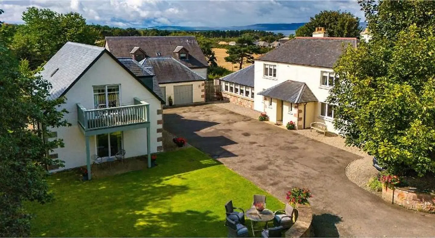 Sandown House B&B EXTERIOR