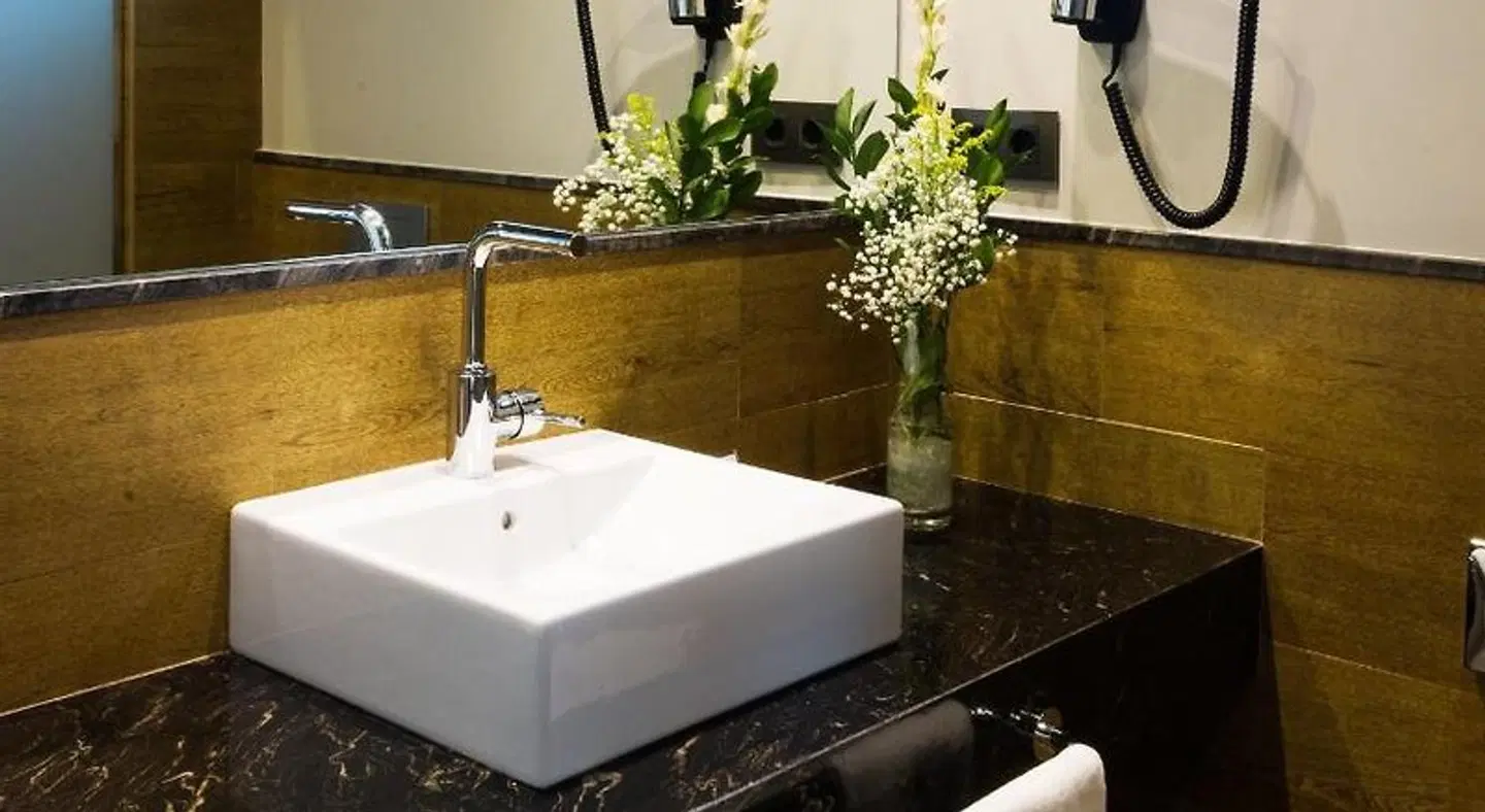 Aguilas5 SevillaSuites Badezimmer