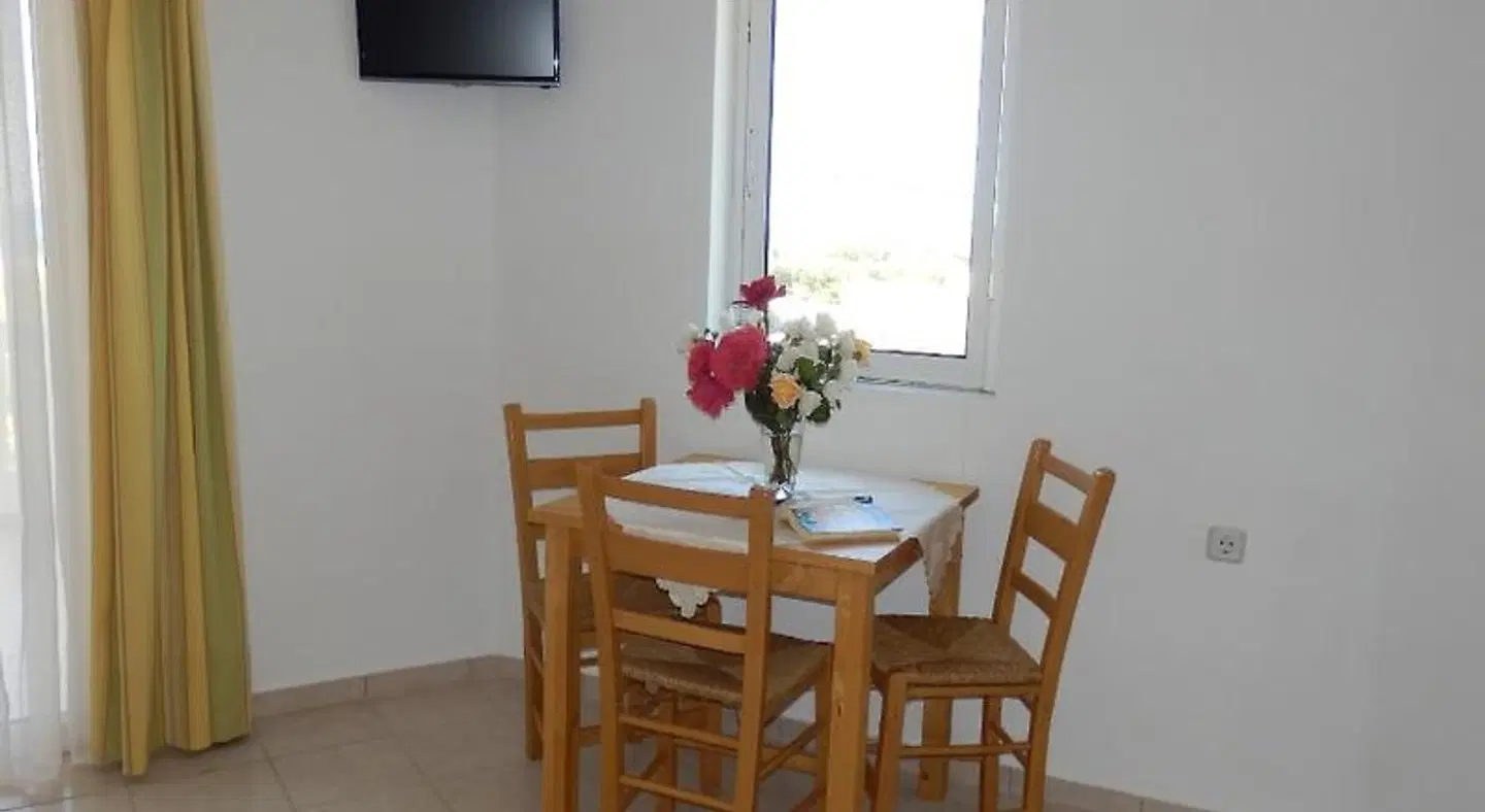 Maro Suites ROOM_EXAMPLE