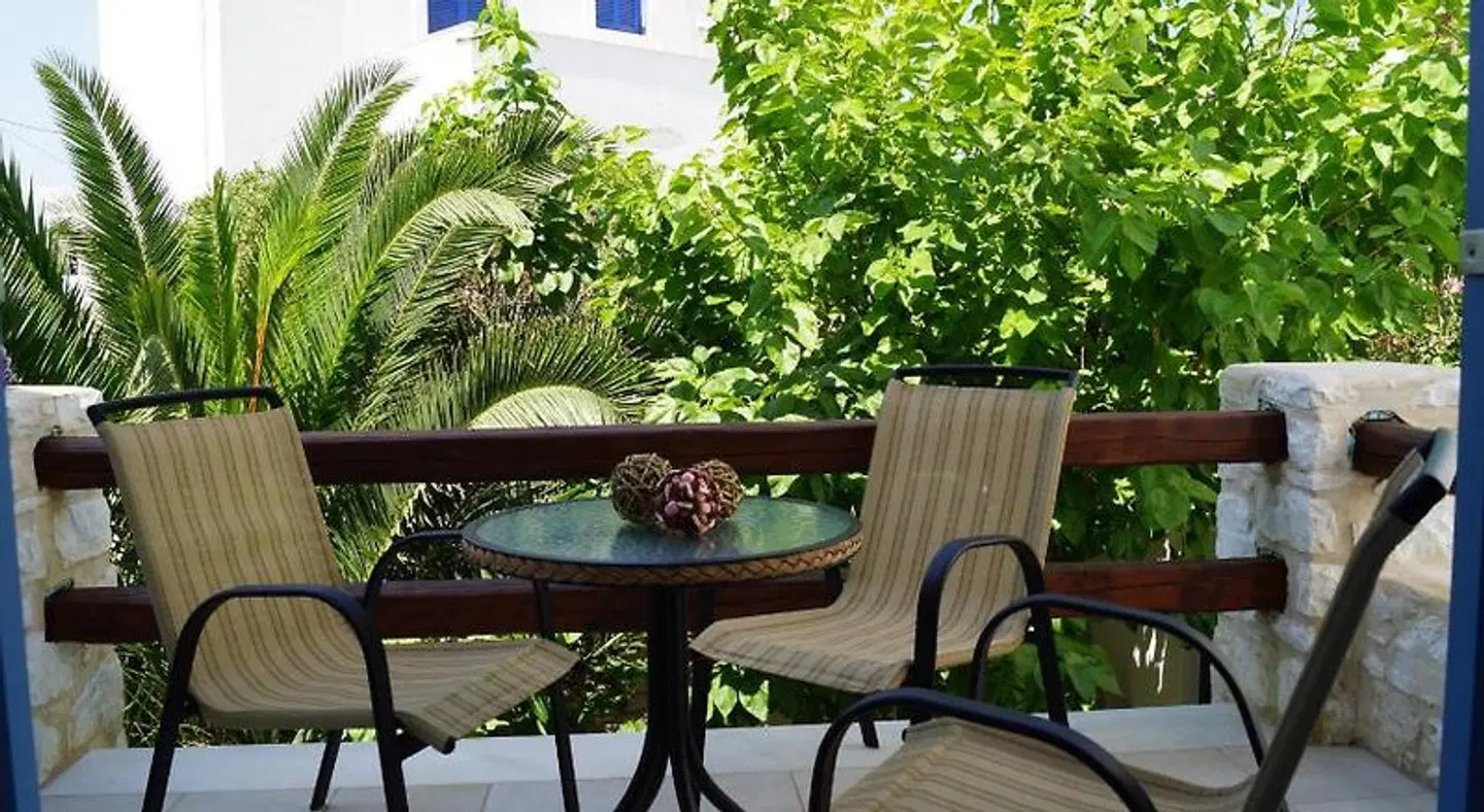 Alexandros Apartments Terrasse