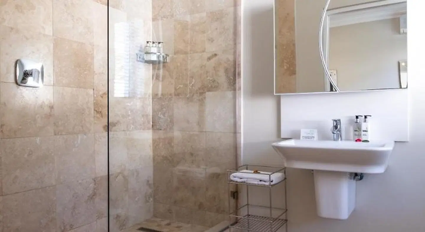 3 On Camps Bay Boutique Hotel Badezimmer