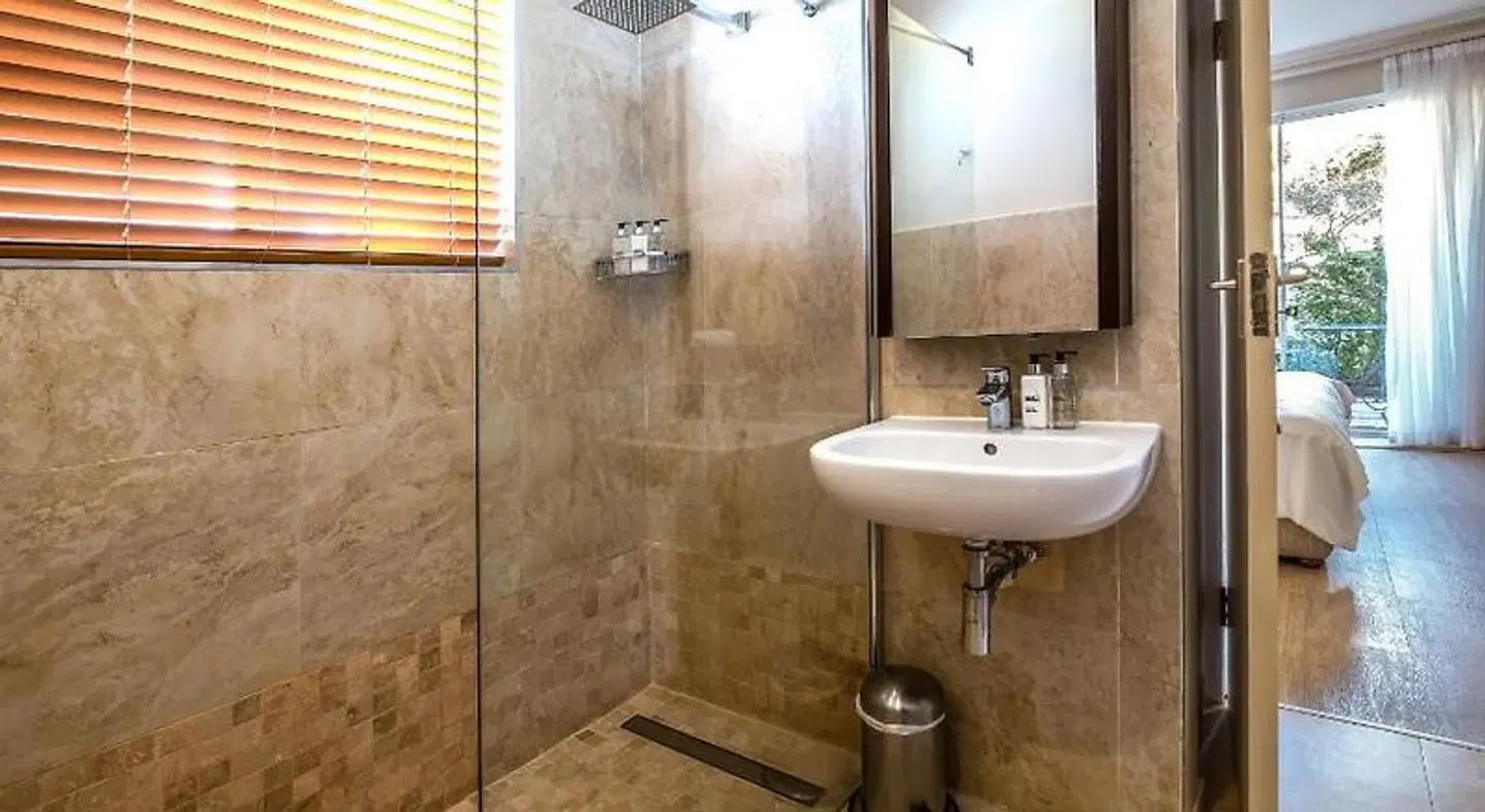 3 On Camps Bay Boutique Hotel Badezimmer