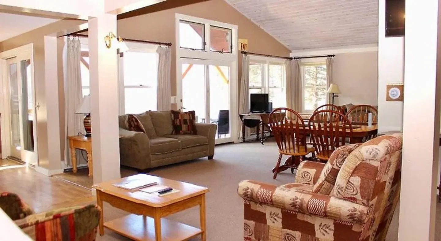 Sterling Ridge Resort LOUNGE_LOBBY