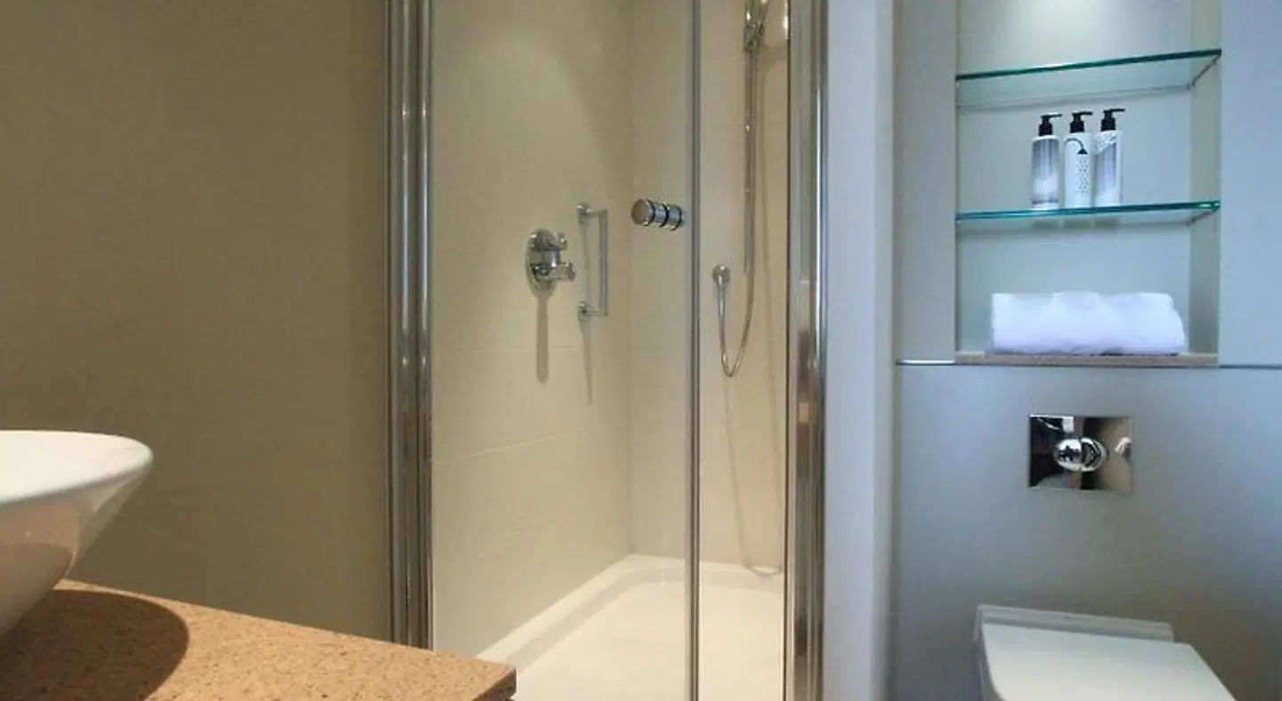 Hyatt House London Stratford Badezimmer