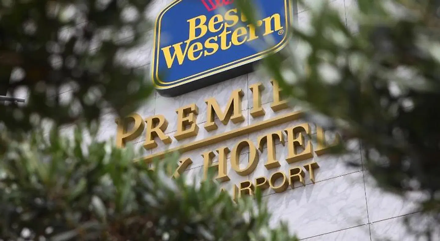Best Western Premier Ark Hotel EXTERIOR