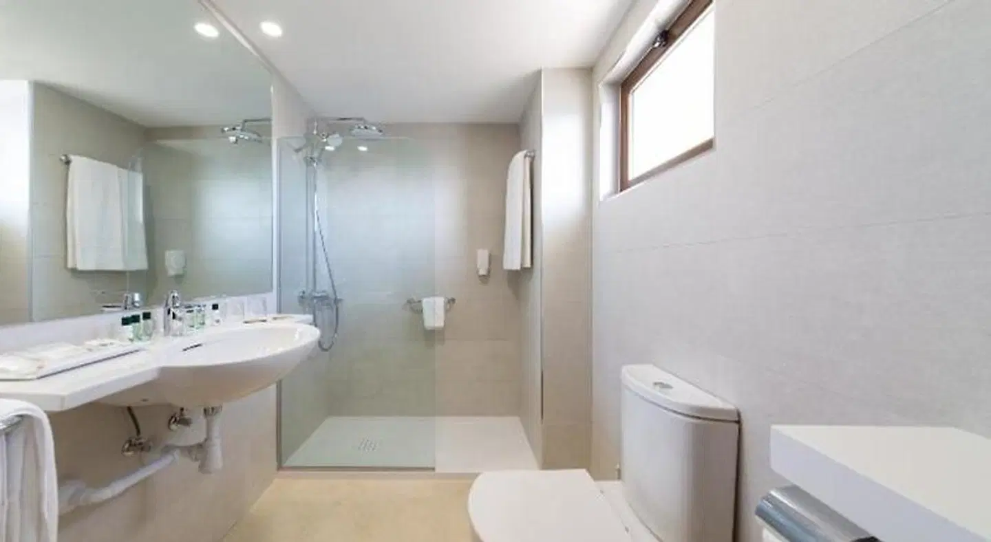 Los Zocos Club Resort Badezimmer