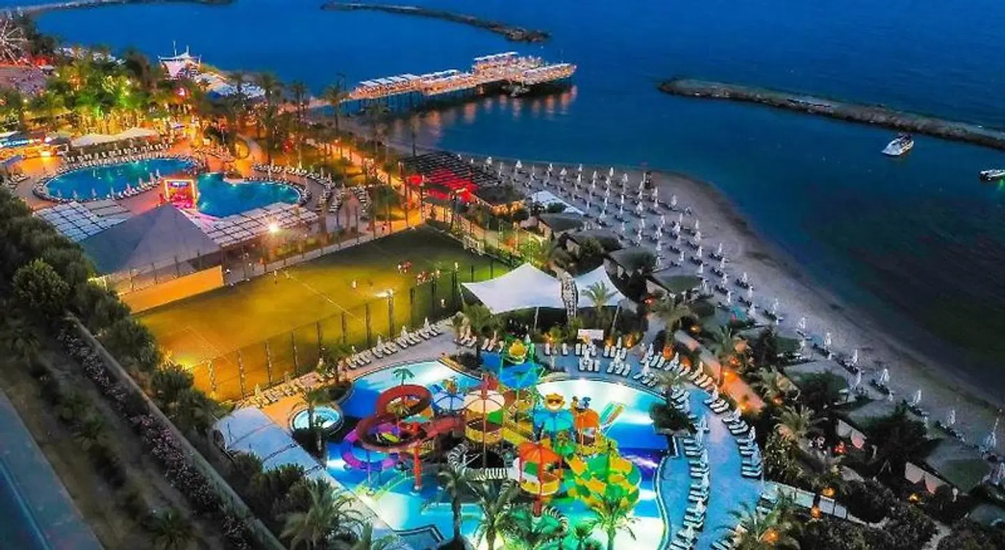 Long Beach Resort & Spa OUTDOOR_POOL