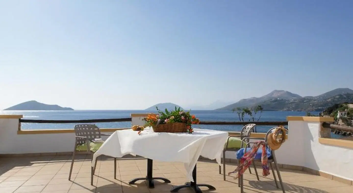 Panteli Beach Hotel Terrasse