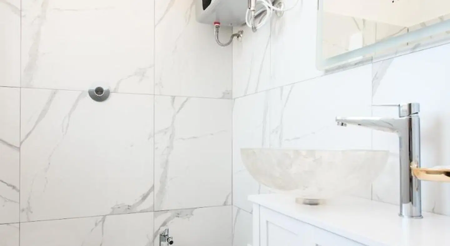 Naro Suites and Rooms Badezimmer