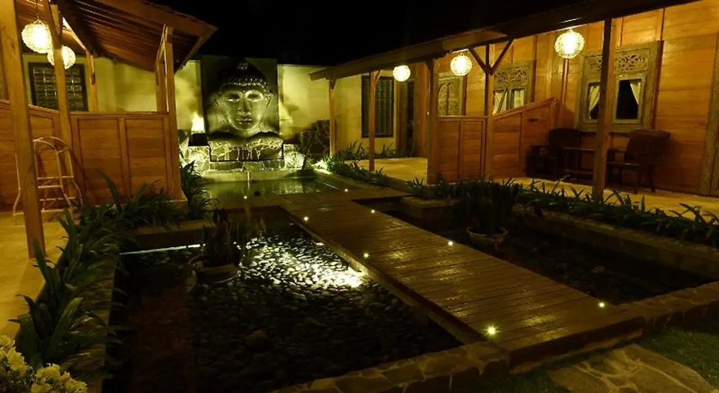 Benthos Bali Dive Resort Hallenbad