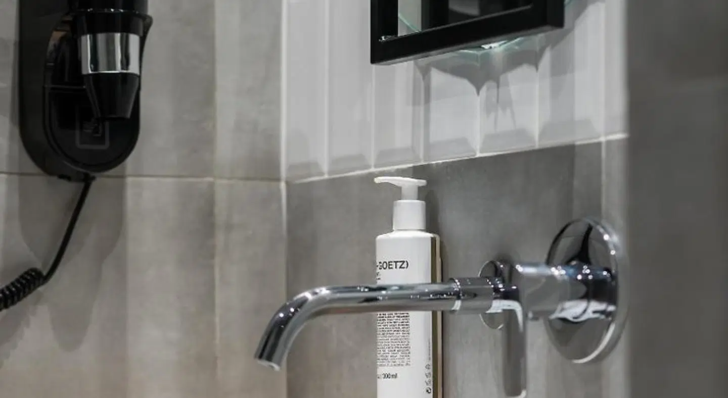 Centro Hotel Ioannina Badezimmer