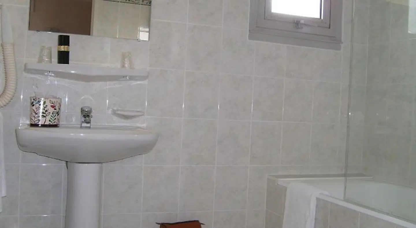 Citotel Saint Jacques Badezimmer