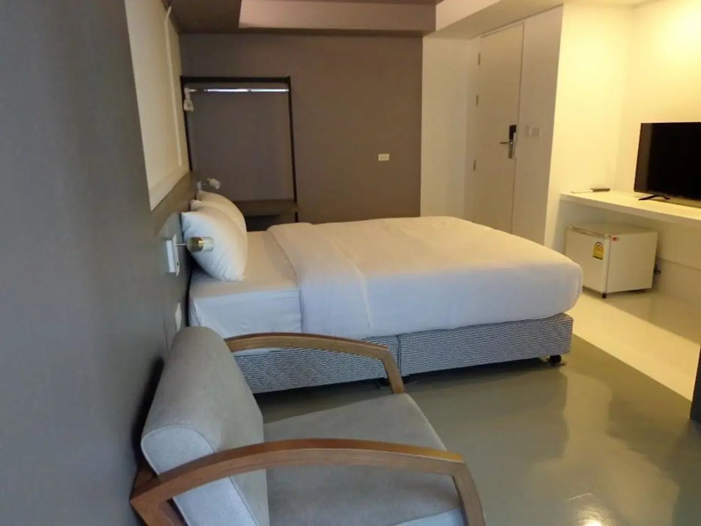 Silom Studios ROOM_EXAMPLE