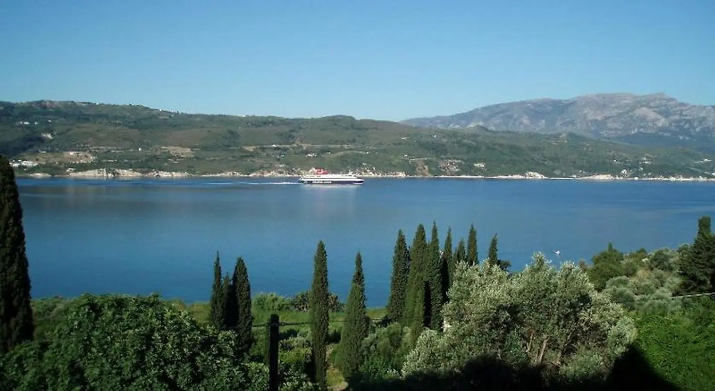 Scorpios Hotel & Suites LANDSCAPE