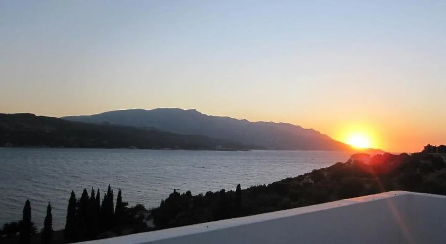 Scorpios Hotel & Suites LANDSCAPE