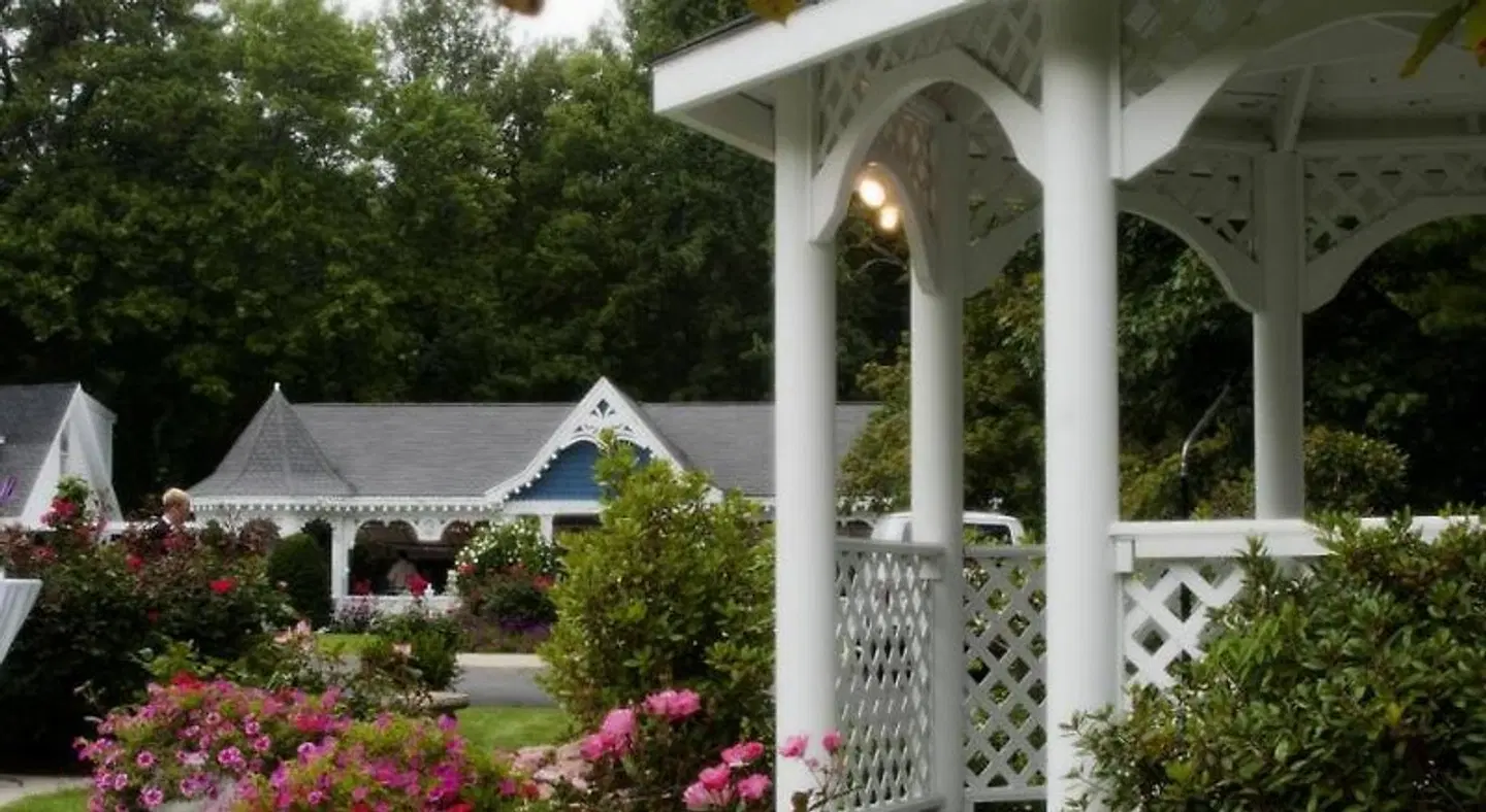 The Victoria Inn Bed & Breakfast and Pavilion EXTERIOR