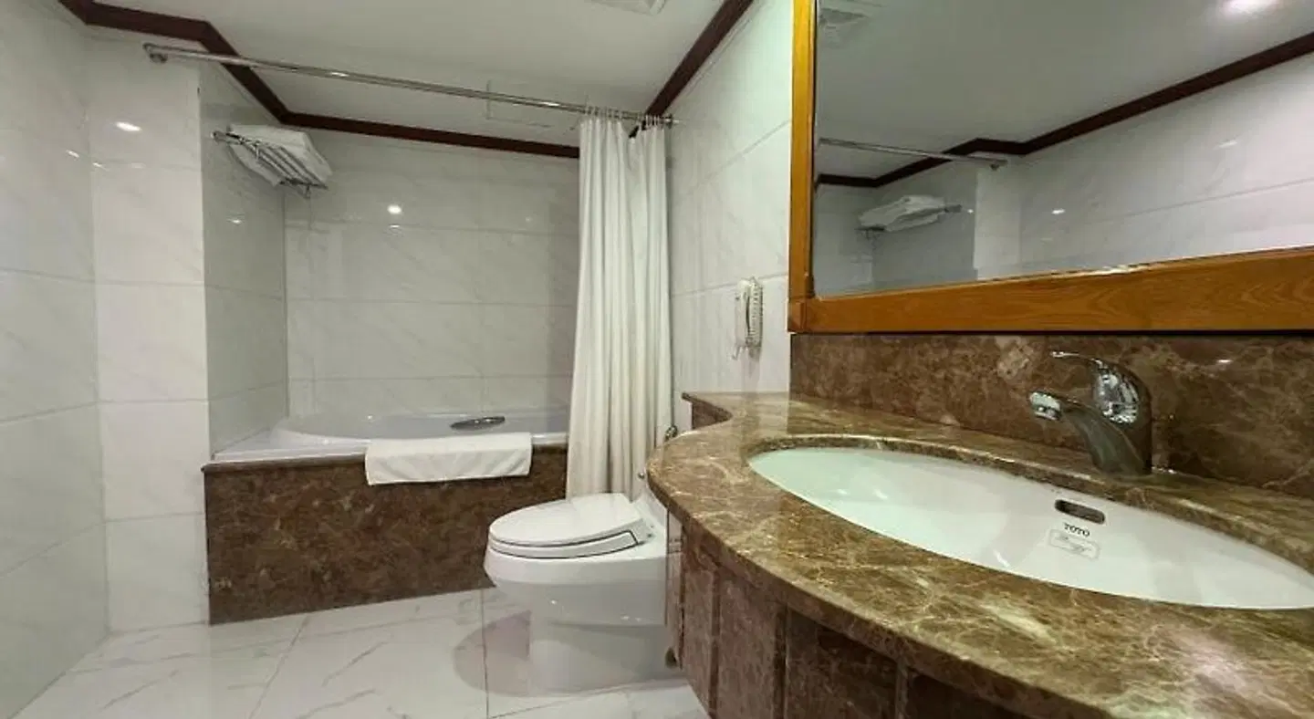 Sunny Hotel 1 Badezimmer