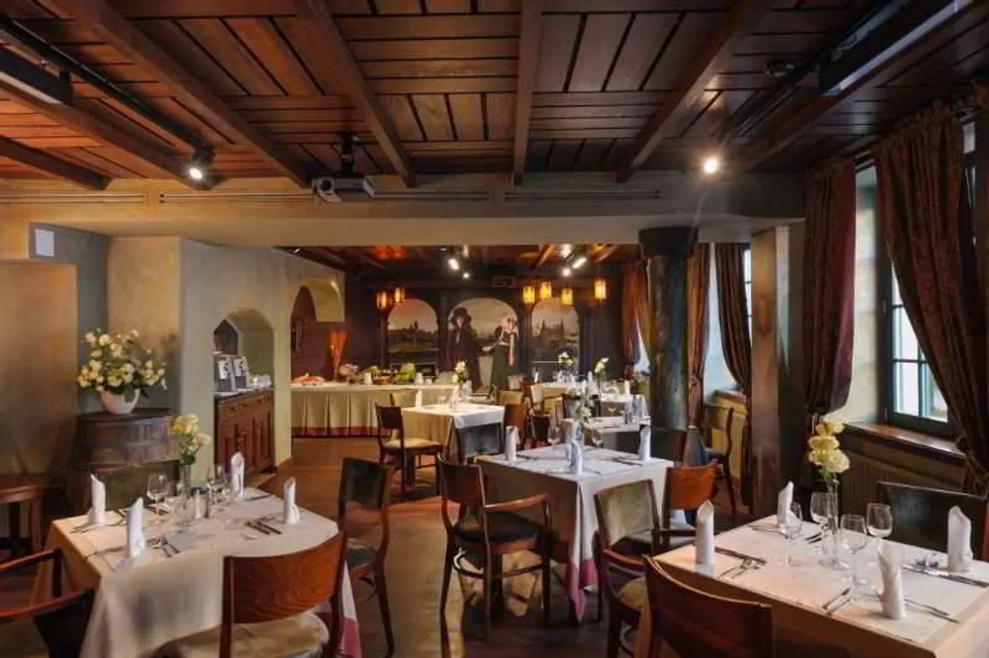 Holland House Residence Old Town Restaurant