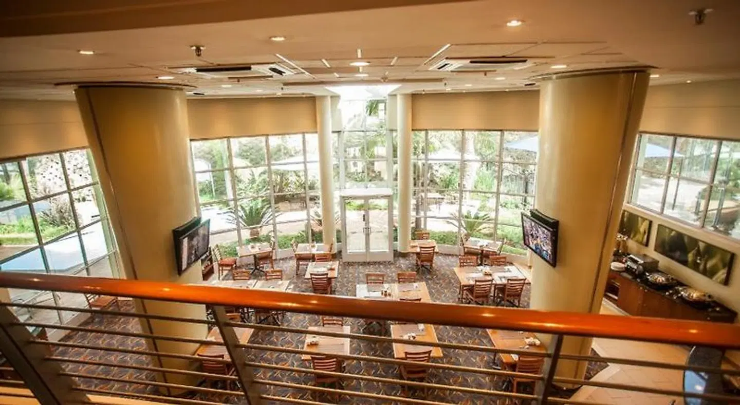 StayEasy Pretoria Bar