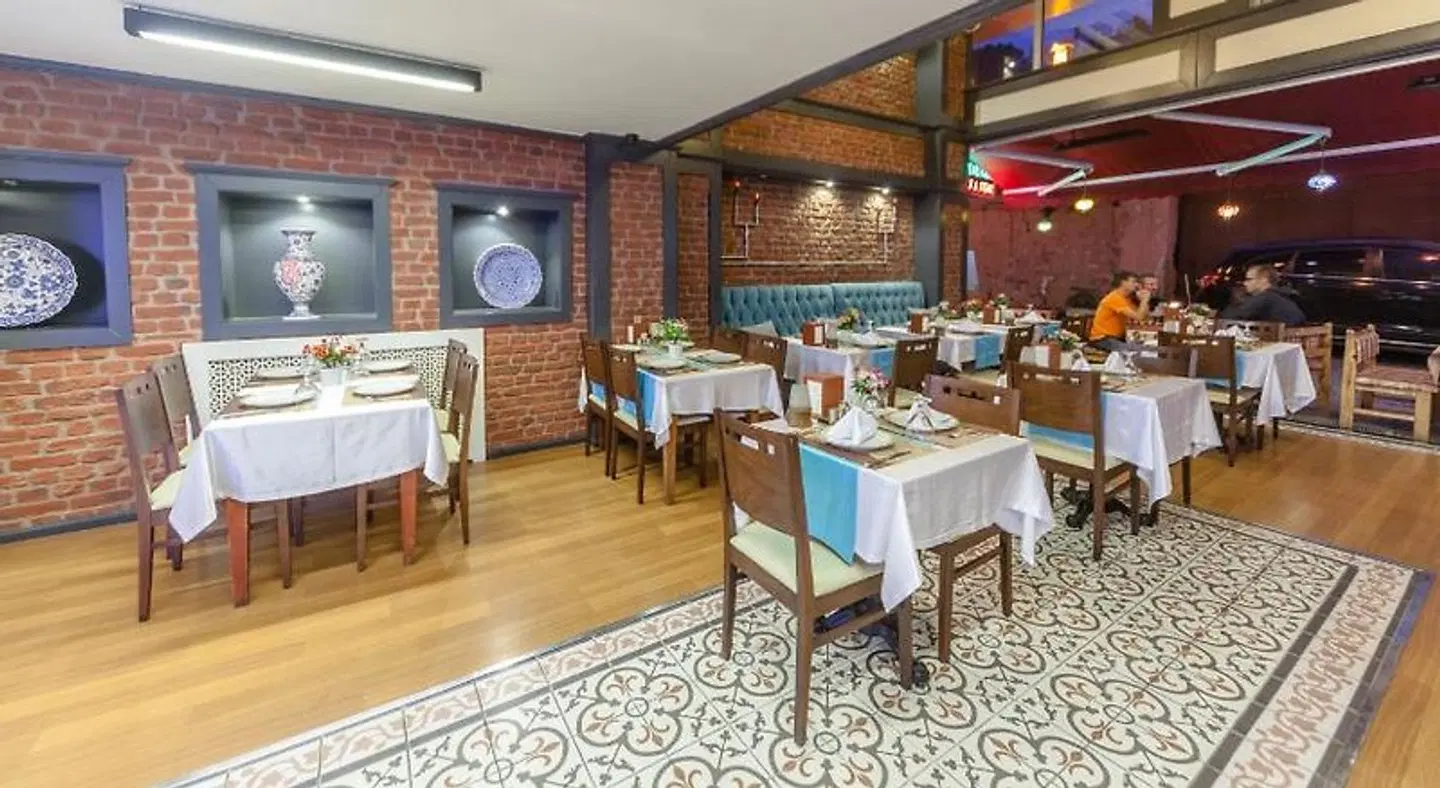 Viva Deluxe Hotel Restaurant