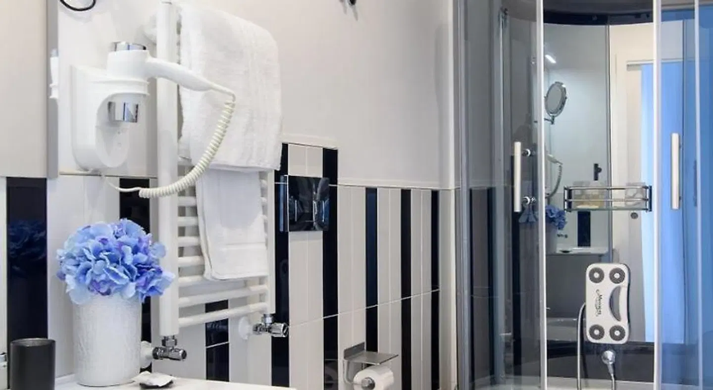 Les Suites des Tout le Monde Badezimmer