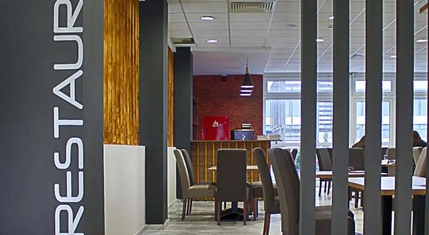 Athlos Hotel Restaurant