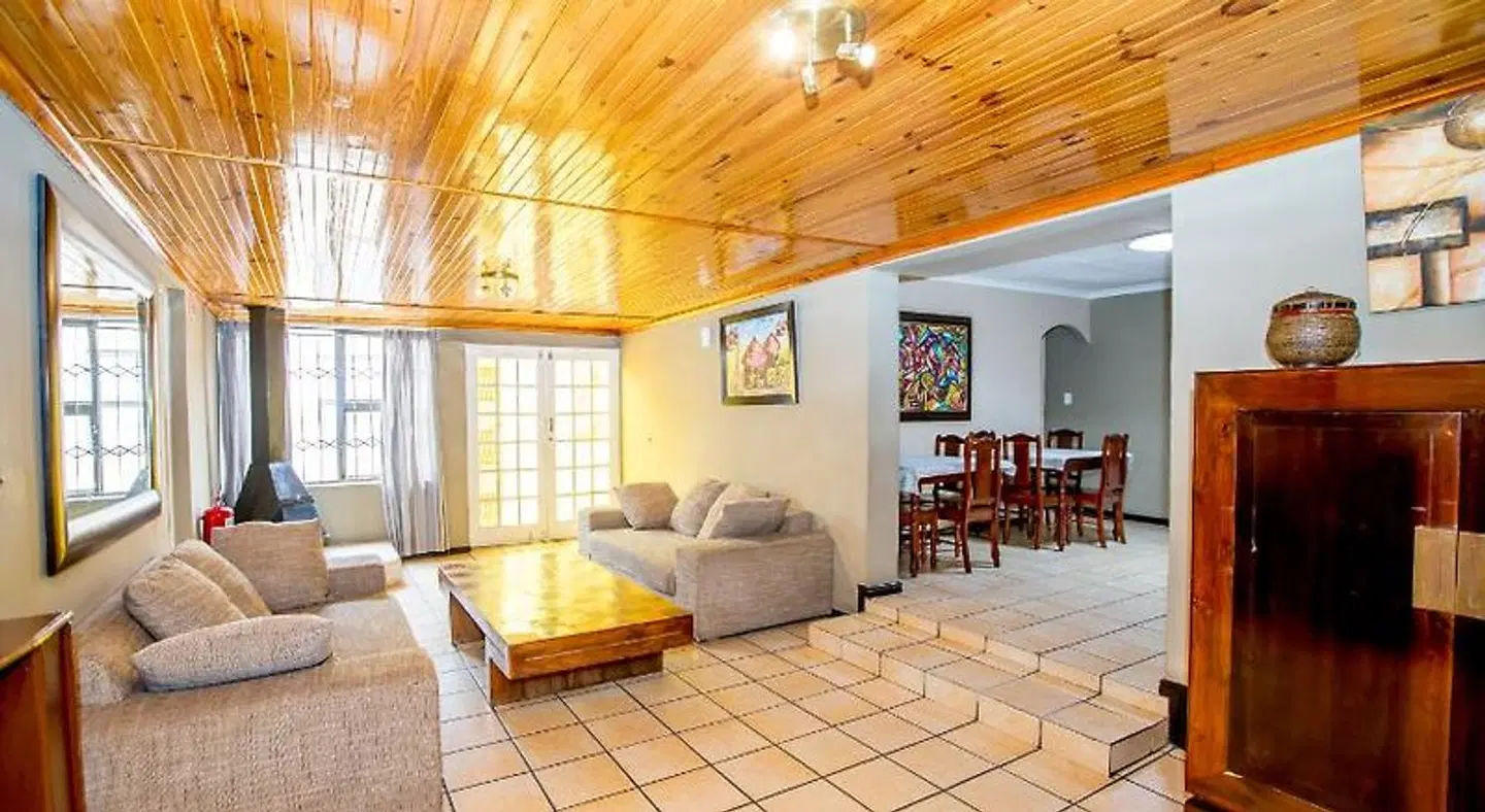Oria Lodge - Summer Greens LOUNGE_LOBBY