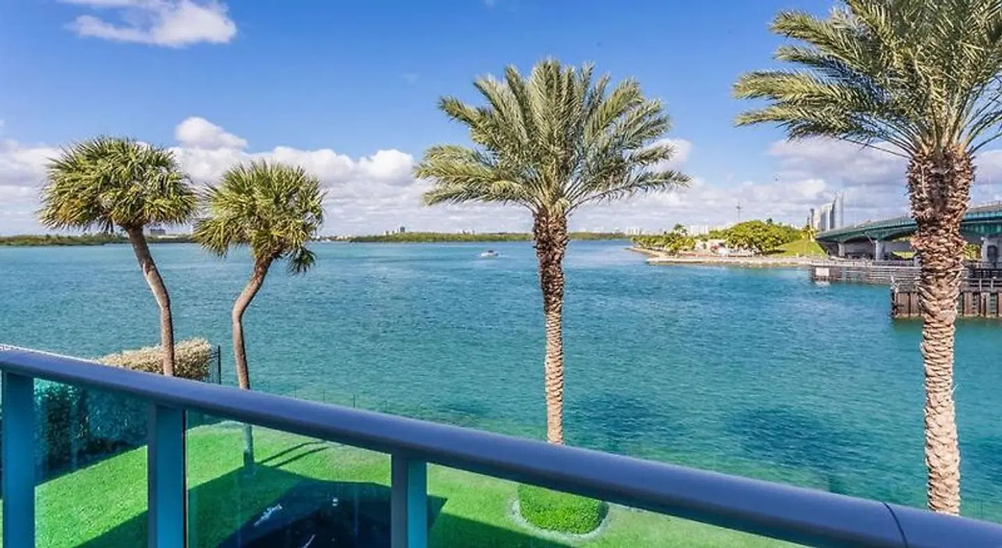Beach Haus Bal Harbour Strand