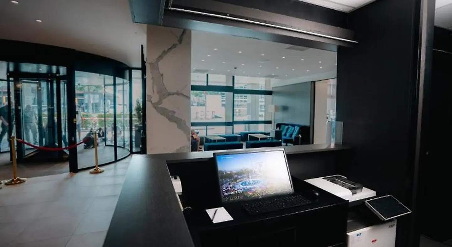 Crowne Plaza Zürich by IHG Hallenbad