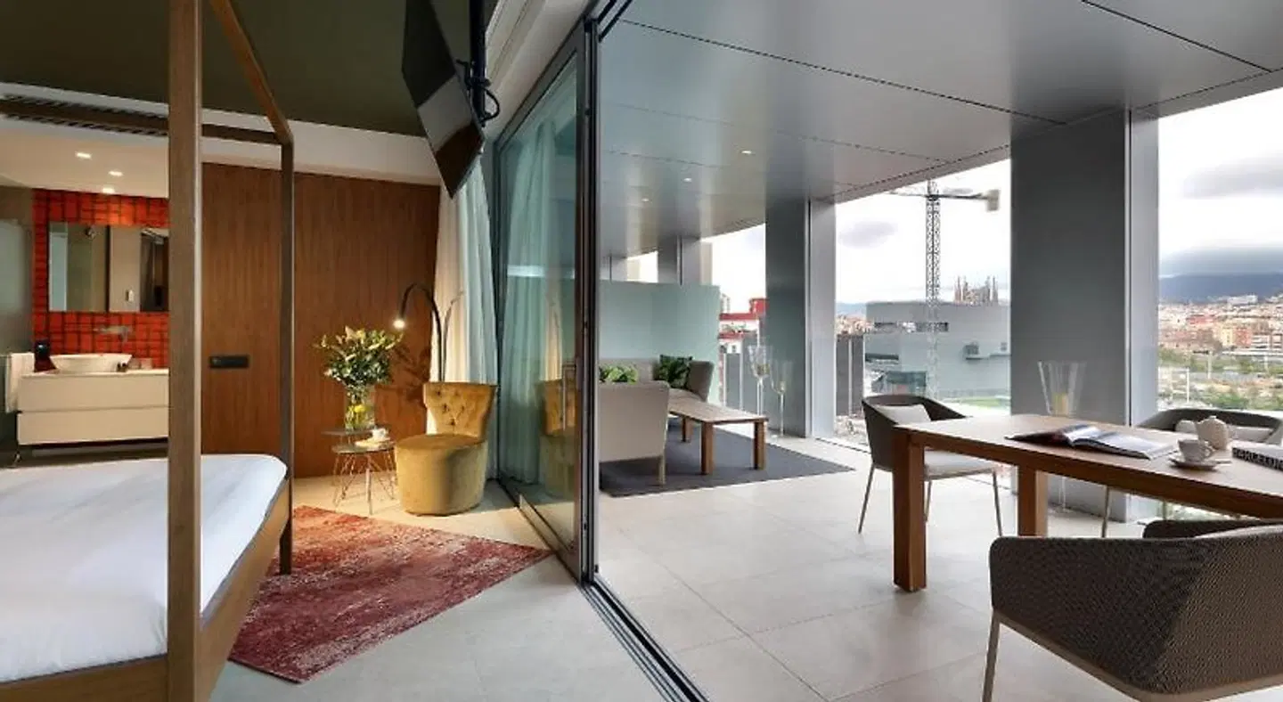 SB Glow Hotel ROOM_EXAMPLE