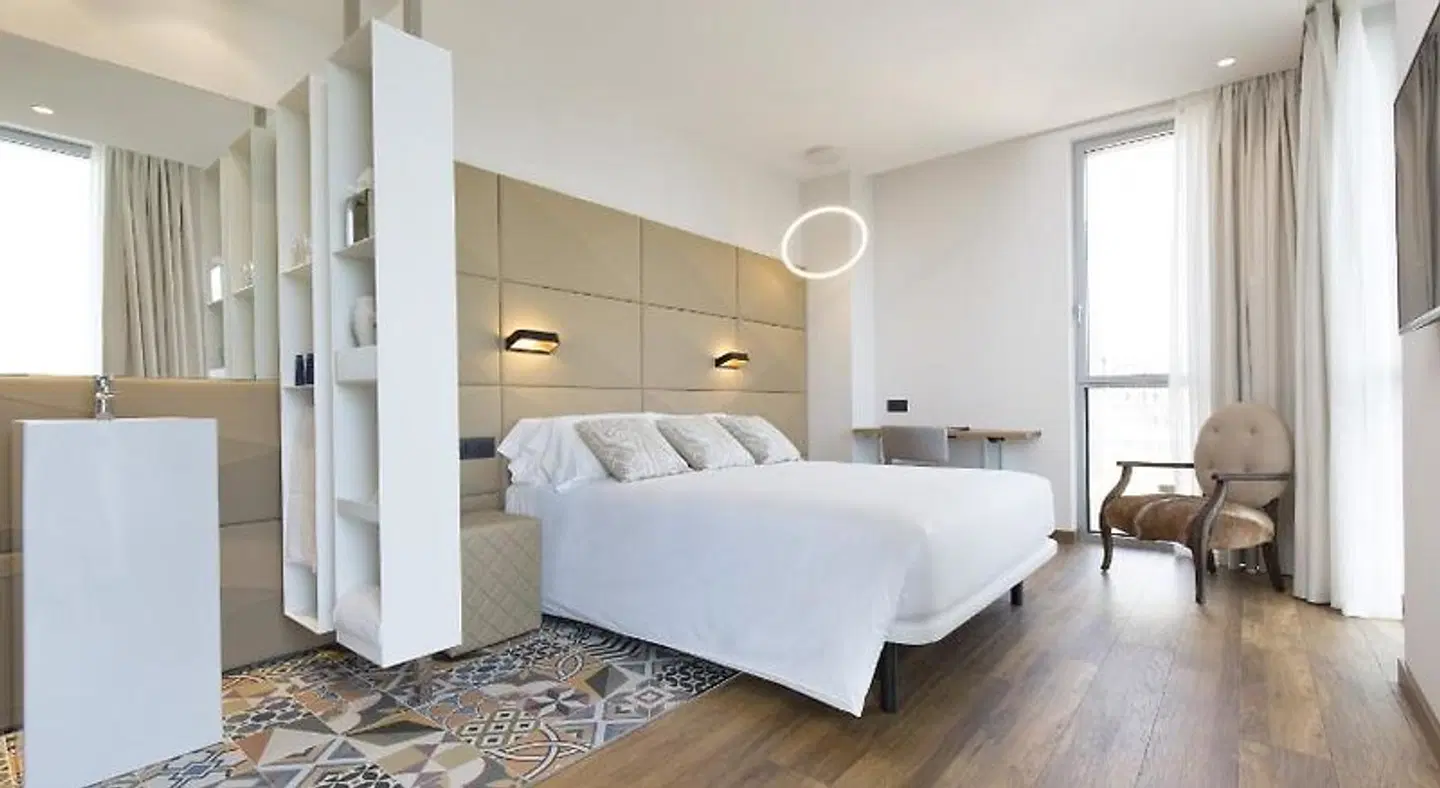 SB Glow Hotel ROOM_EXAMPLE