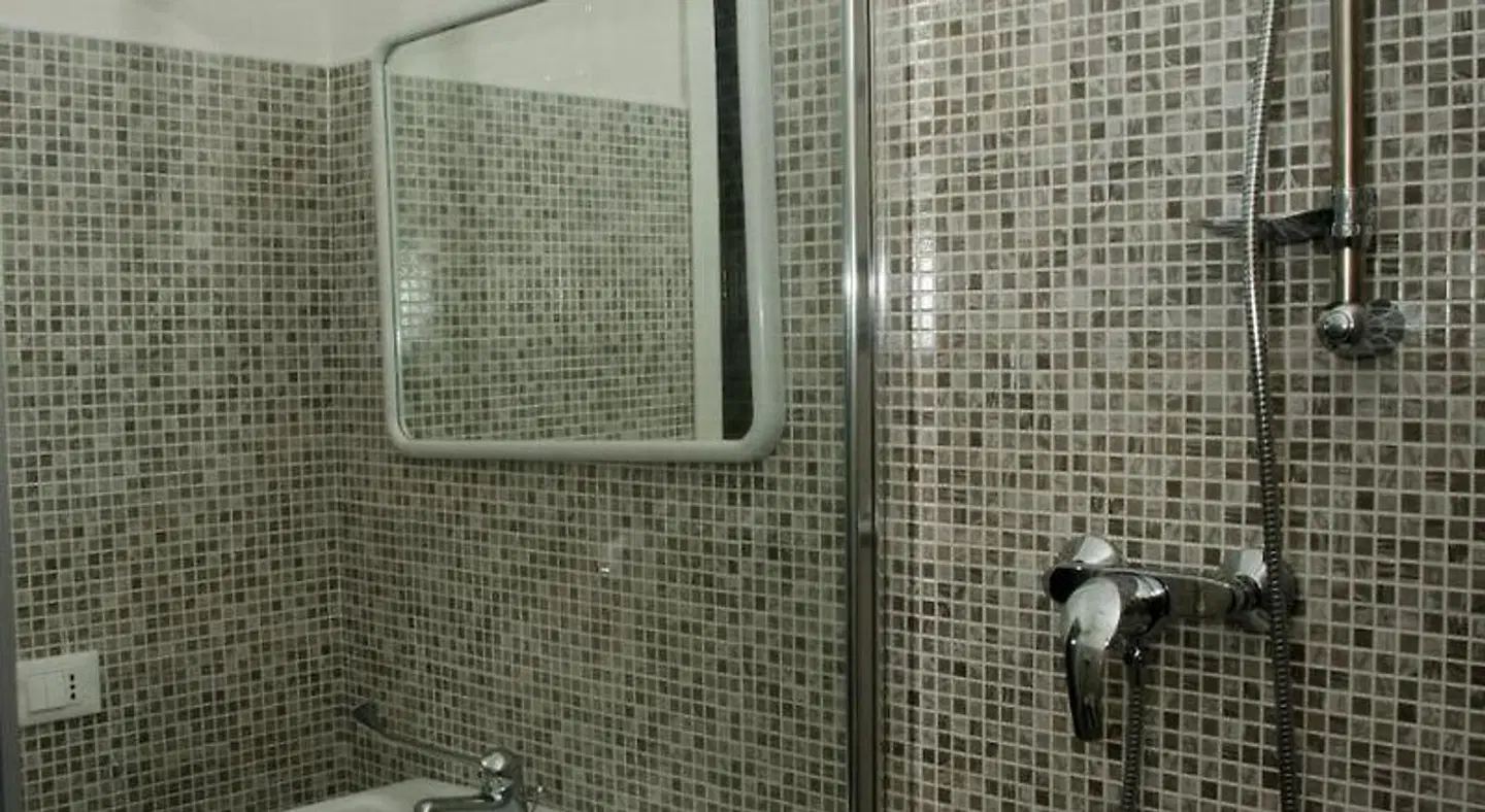 Meet Garda Lake Hostel Badezimmer