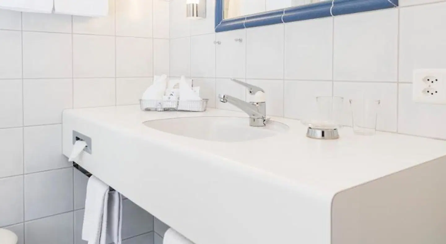 Hotel Adula Badezimmer