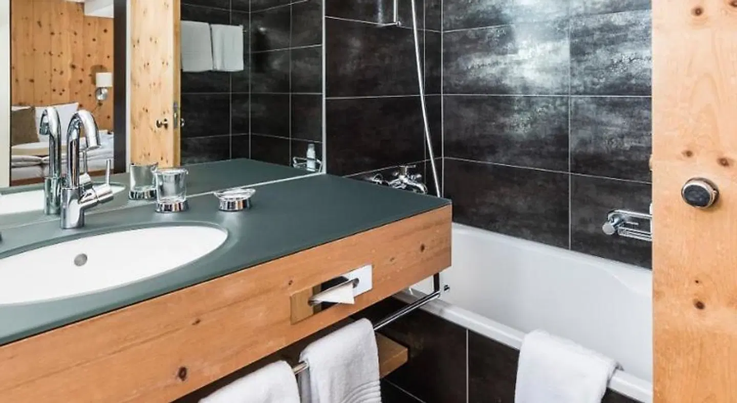 Hotel Adula Badezimmer