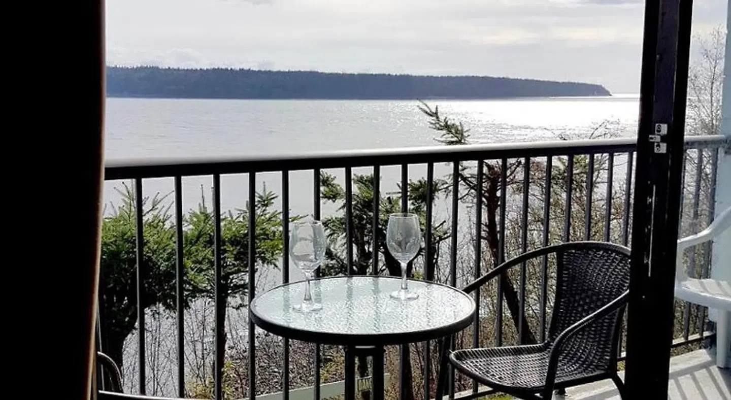 Above Tide Motel Terrasse