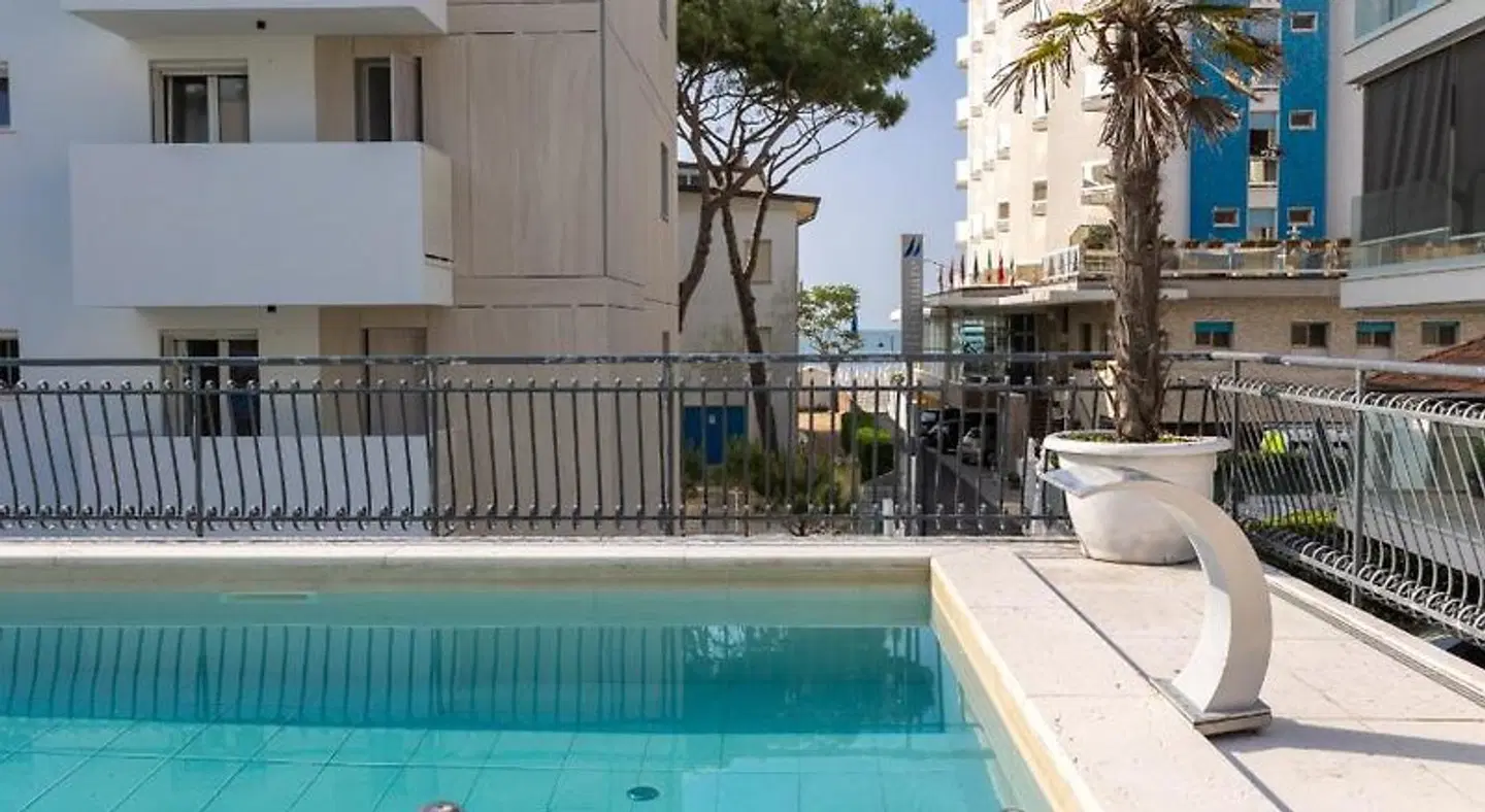 Hotel Jesulum OUTDOOR_POOL