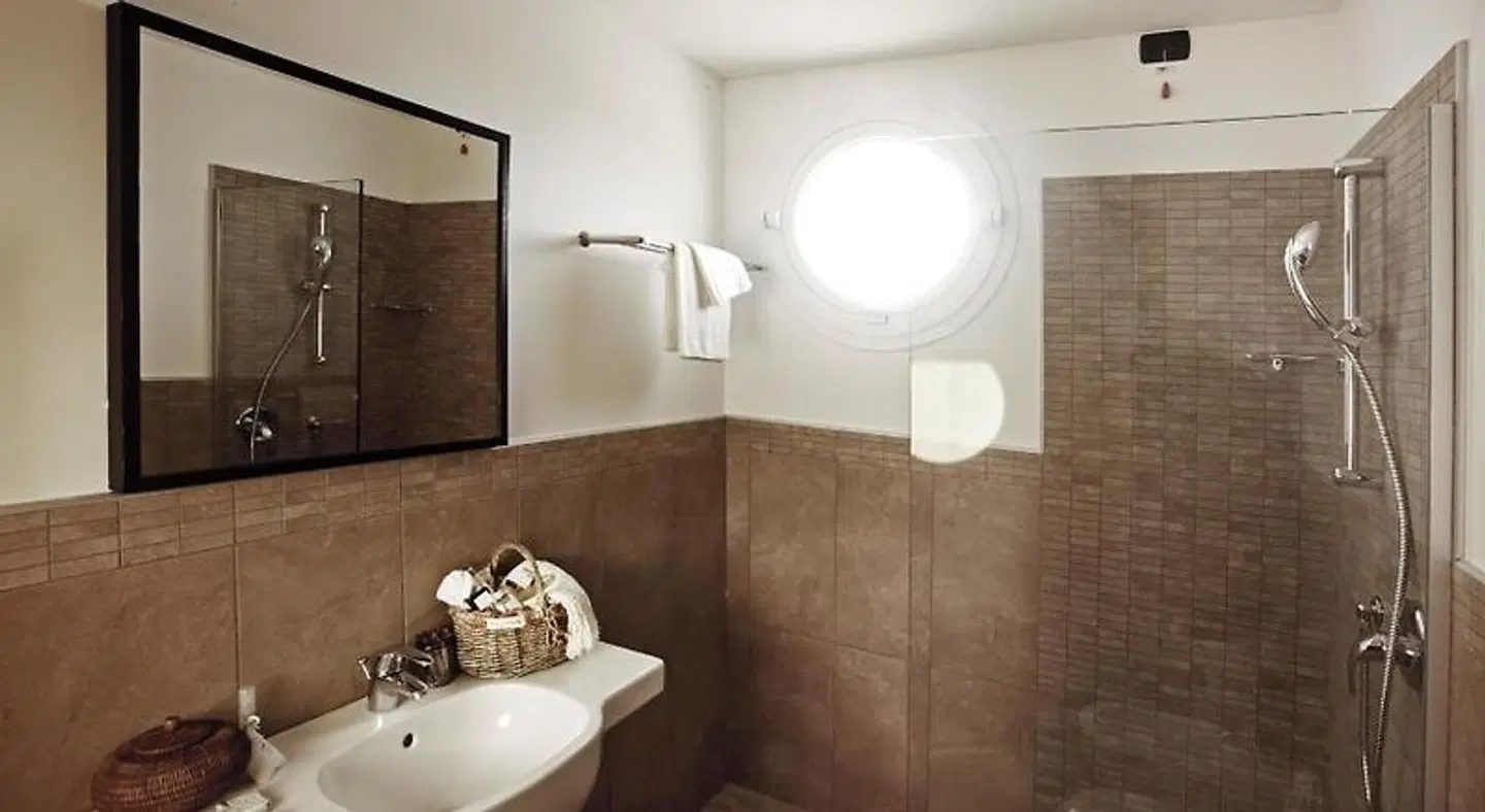 D-Place Aparthotel & Suite Badezimmer