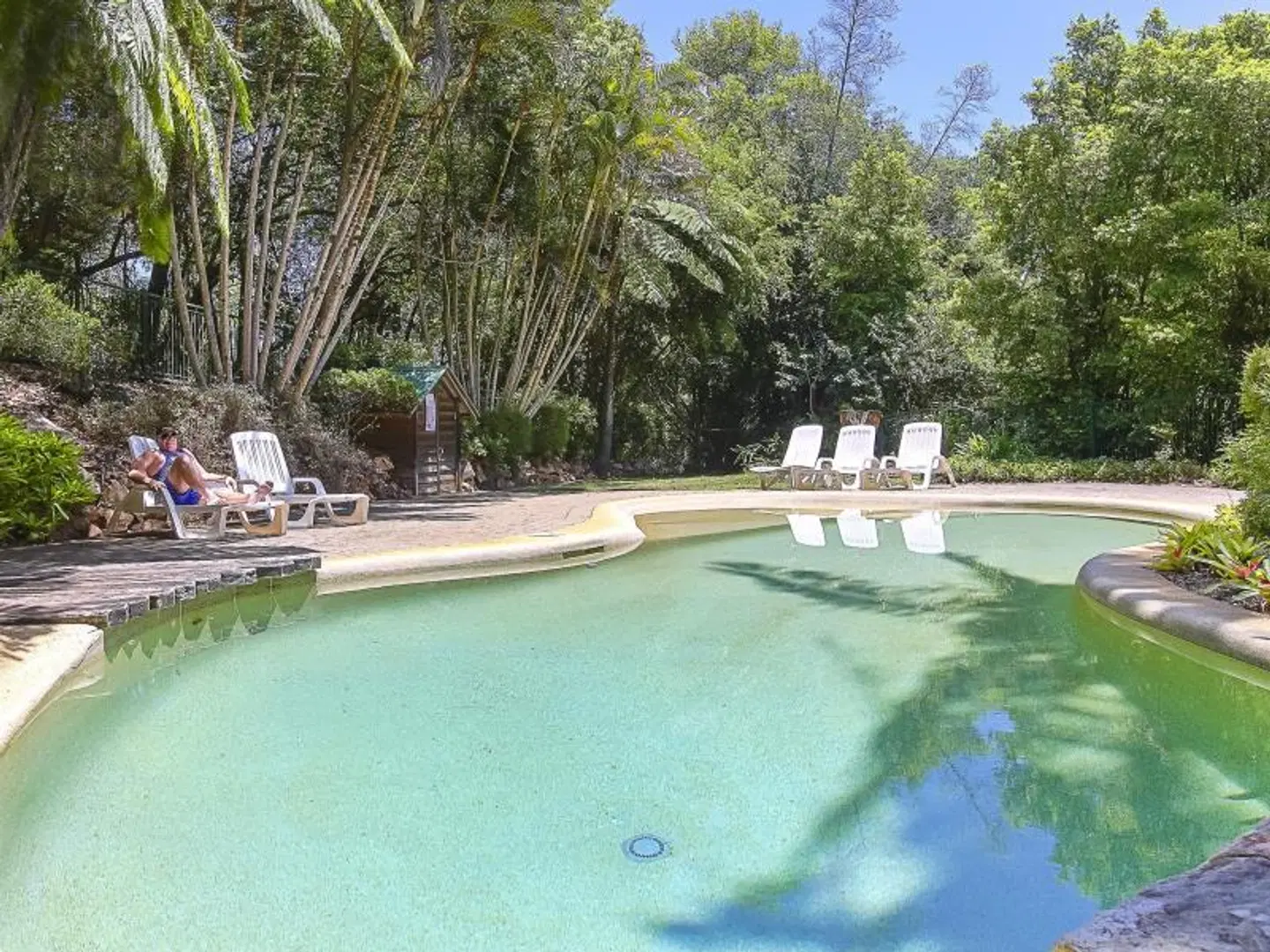 Montville Mountain Inn Resort OUTDOOR_POOL