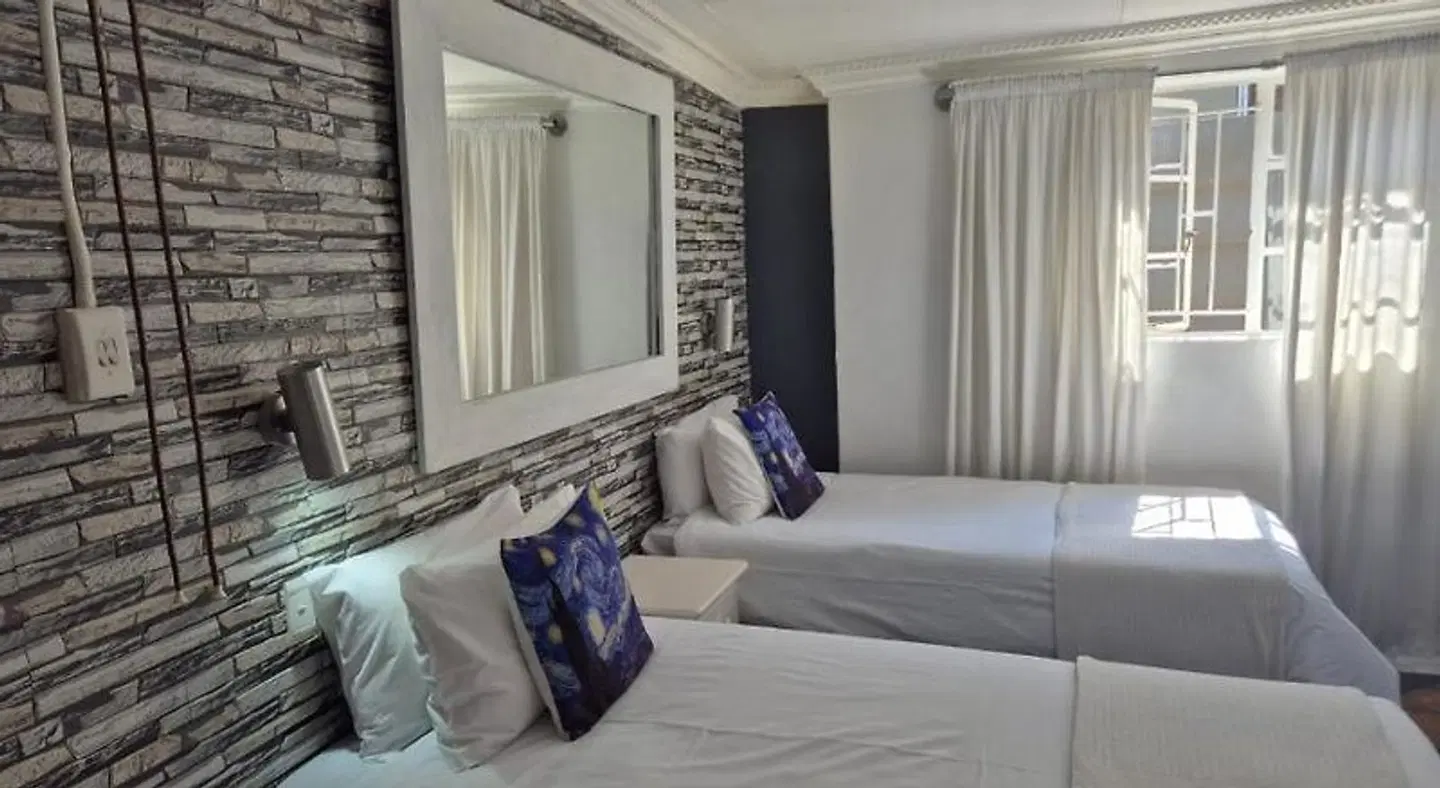 44 on Ennis Guest Lodge and Restaurant ROOM_EXAMPLE