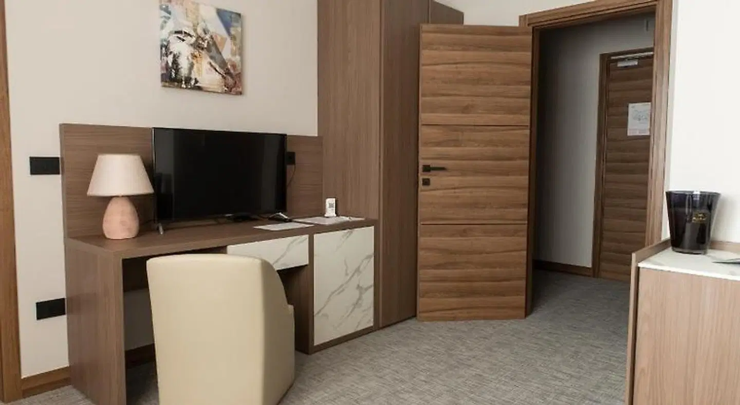 Building Hotel HEALTH_BEAUTY