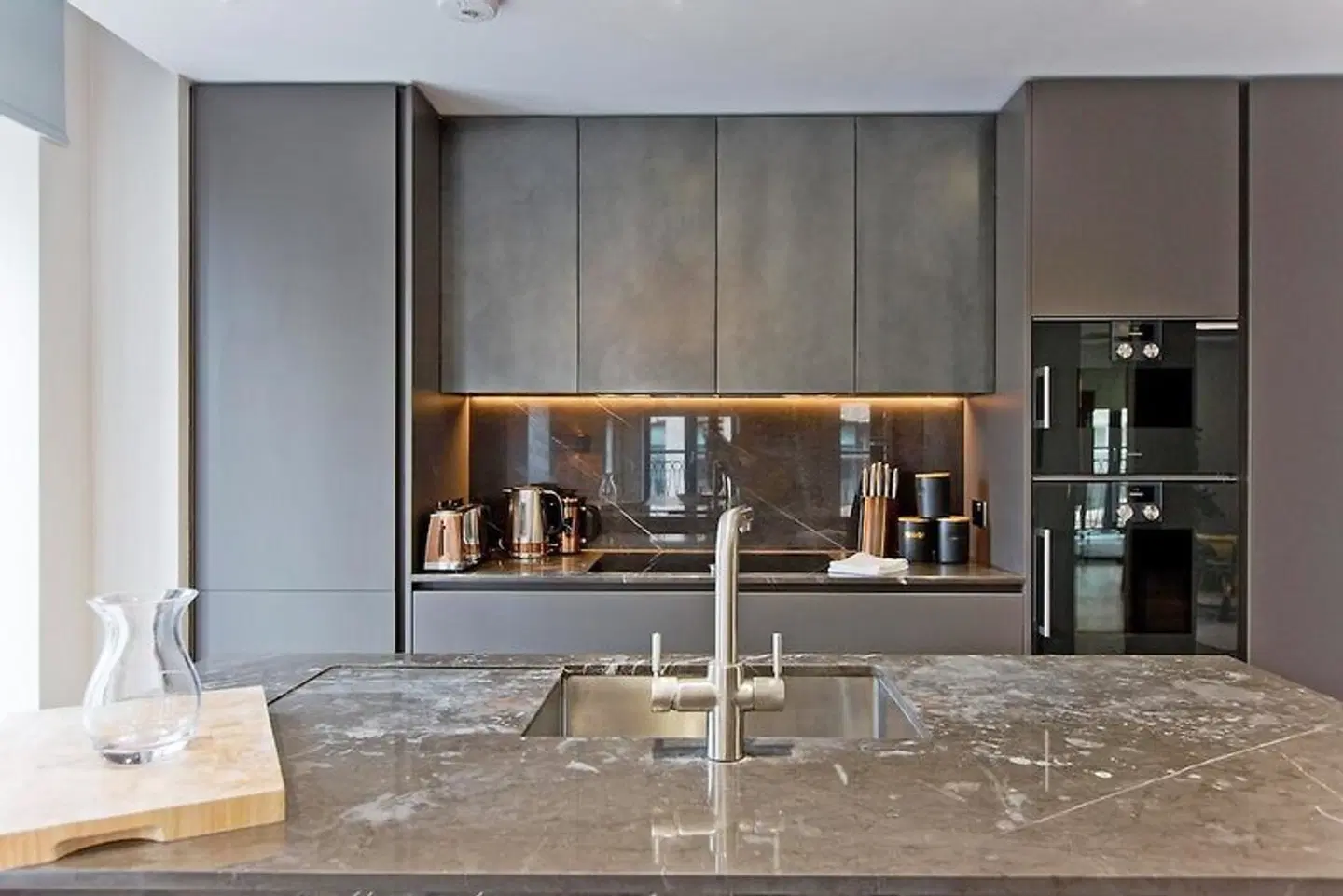 Valet Apartments Golden Square ROOM_EXAMPLE