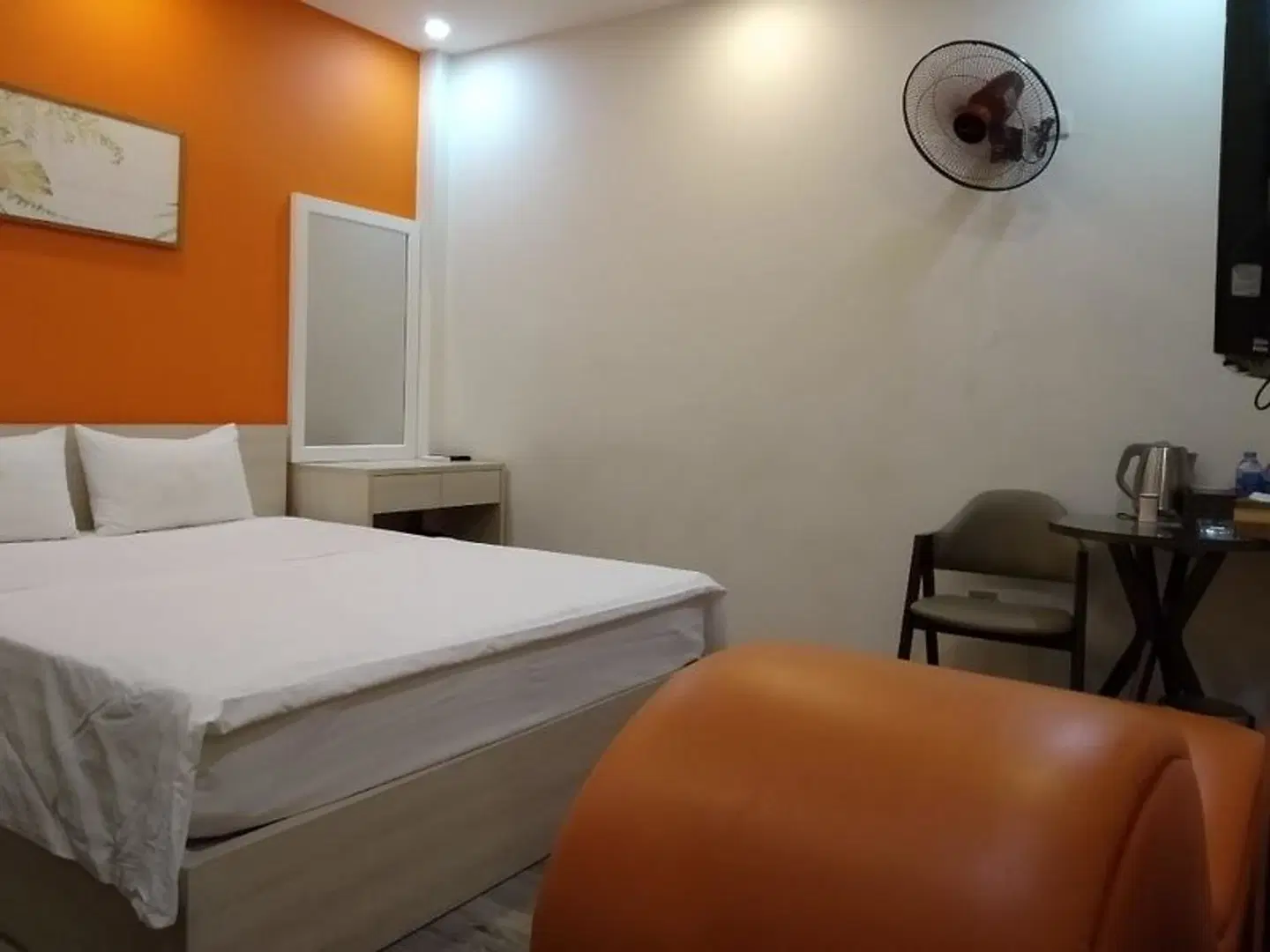 Golden Hotel 2 ROOM_EXAMPLE