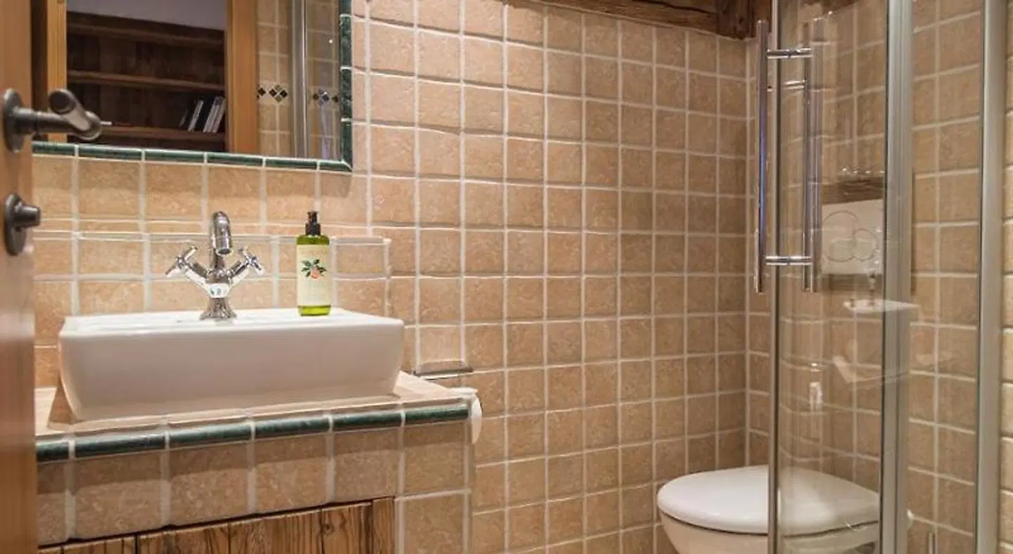 BaseCamp Apartments Badezimmer